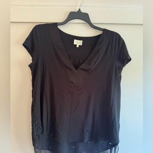 Delotta Black V-NeckTop